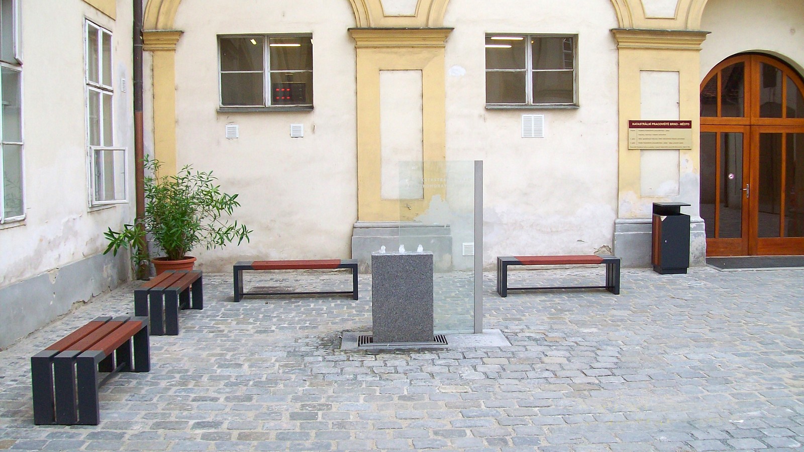 bench-beata-brno.jpg